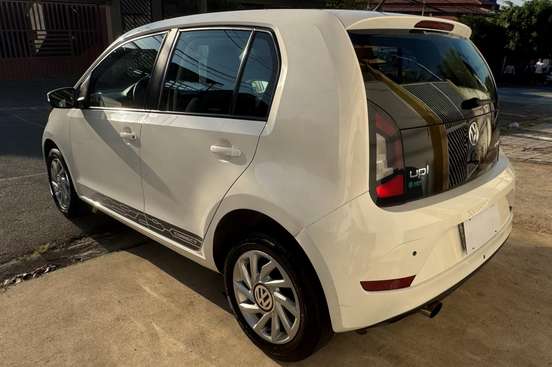 VOLKSWAGEN-UP-2019