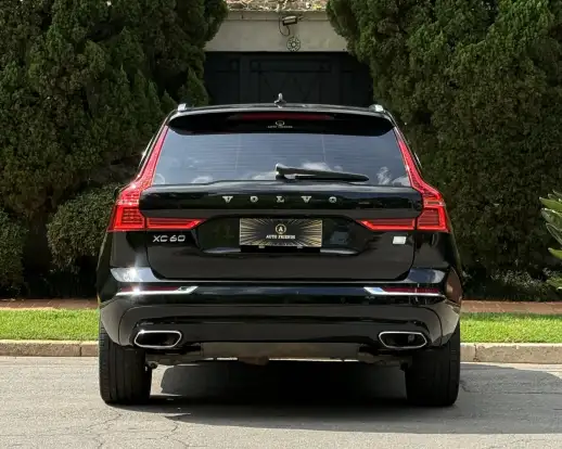 VOLVO-XC60-2020