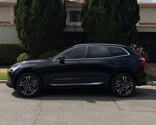VOLVO-XC60-2020