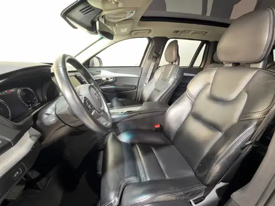 VOLVO-XC90-2020