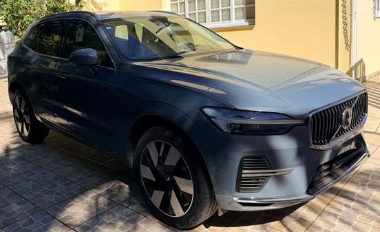 VOLVO-XC60-2024