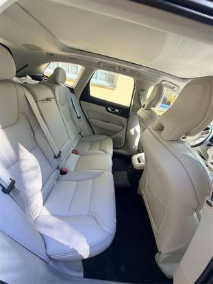 VOLVO-XC60-2024