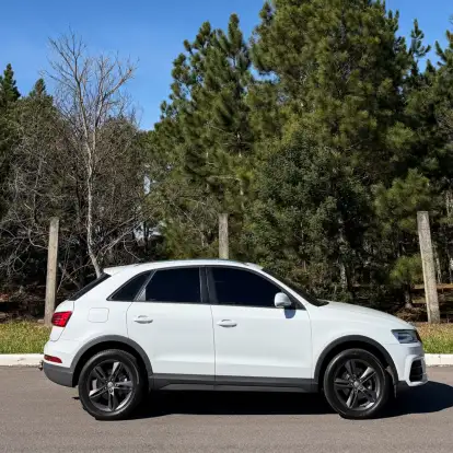 AUDI-Q3-2015