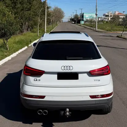 AUDI-Q3-2015