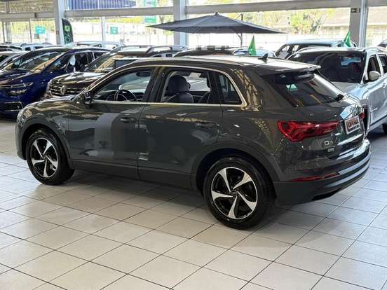 AUDI-Q3-2021