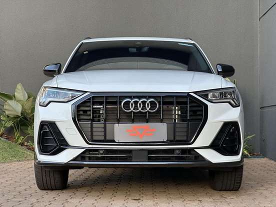 AUDI-Q3-2023