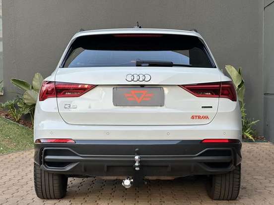 AUDI-Q3-2023