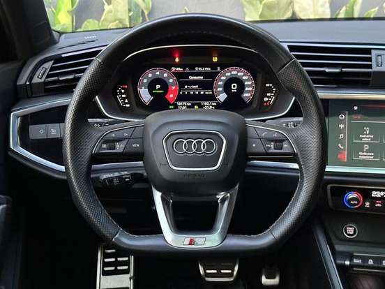 AUDI-Q3-2023