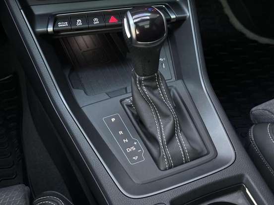 AUDI-Q3-2023