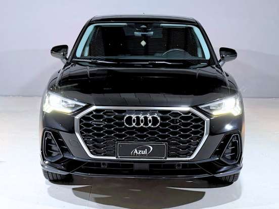 AUDI-Q3-2022