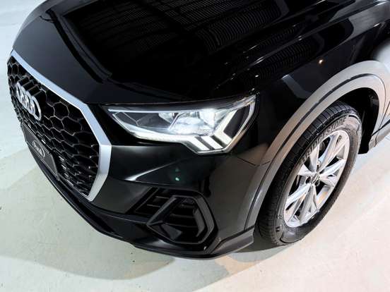 AUDI-Q3-2022