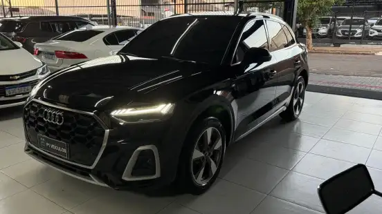 AUDI-Q5-2022