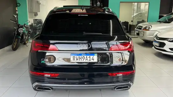 AUDI-Q5-2022