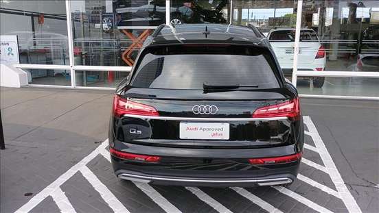 AUDI-Q5-2023
