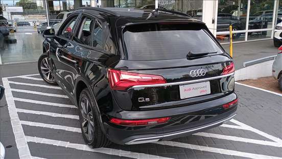 AUDI-Q5-2023