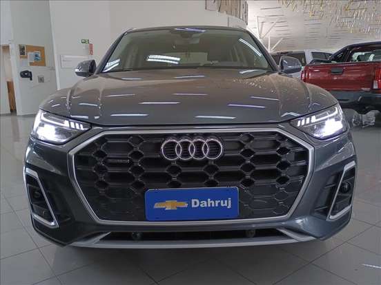 AUDI-Q5-2021
