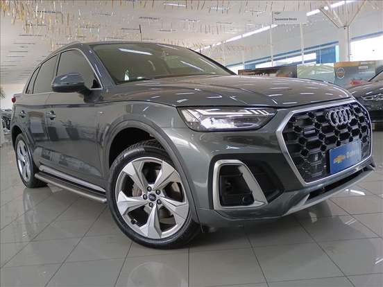 AUDI-Q5-2021