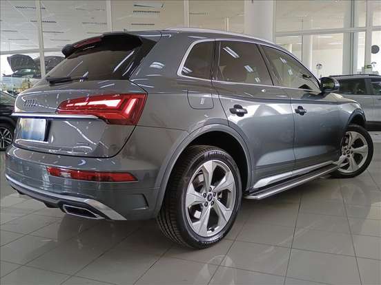 AUDI-Q5-2021