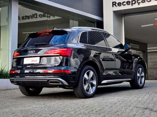 AUDI-Q5-2023
