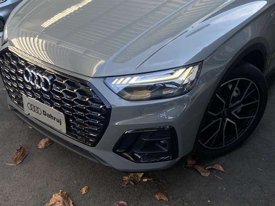 AUDI-Q5-2021