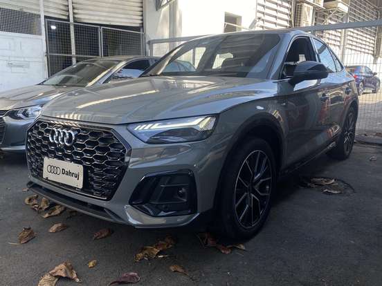 AUDI-Q5-2021