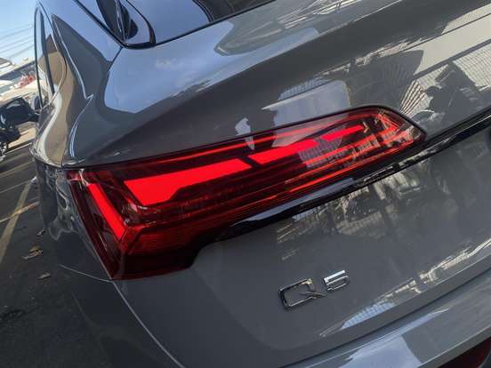 AUDI-Q5-2021