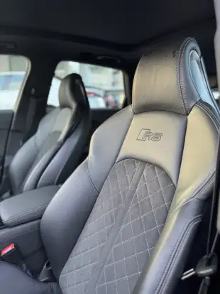 AUDI-RS4-2020