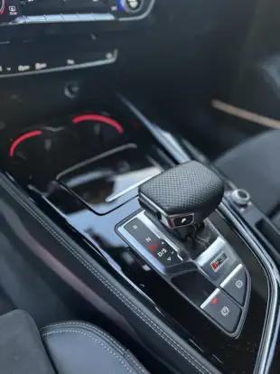 AUDI-RS4-2020