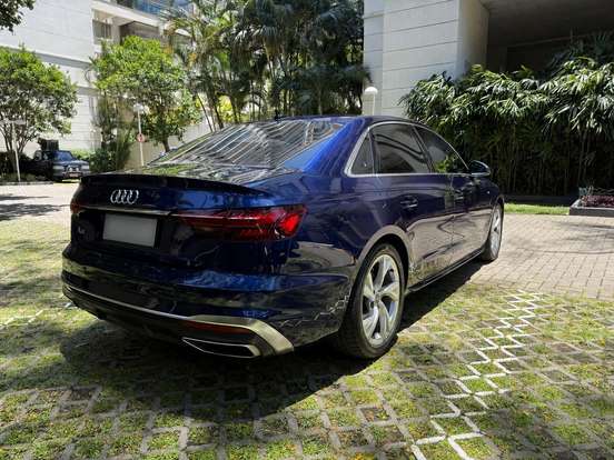 AUDI-A4-2021