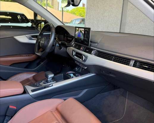 AUDI-A4-2022