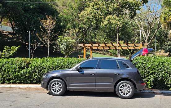 AUDI-Q5-2011