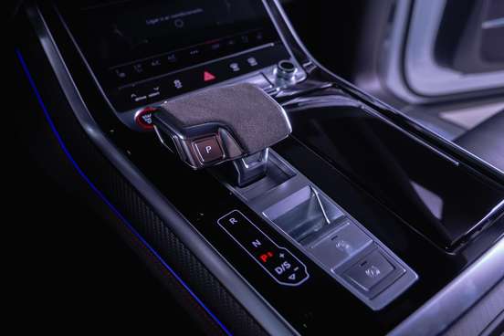 AUDI-RS Q8-2020