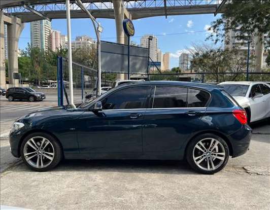 BMW-120i-2016
