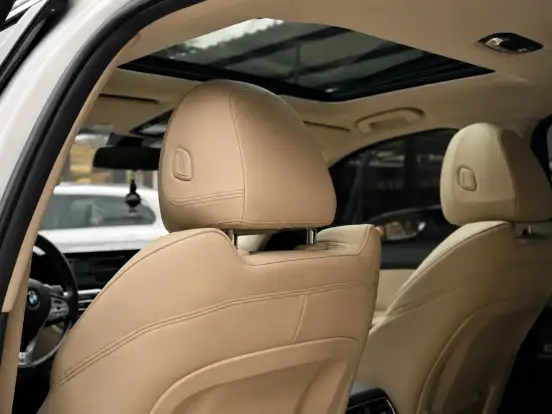 BMW-320i-2021