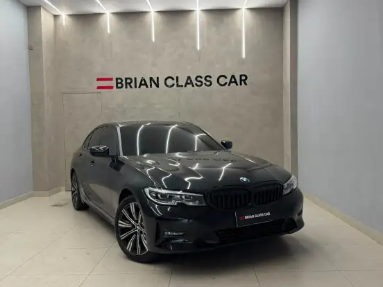 BMW-320i-2022