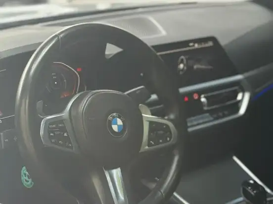 BMW-320i-2.0 16V TURBO GASOLINA M SPORT AUTOMÁTICO BMW-320i-2020