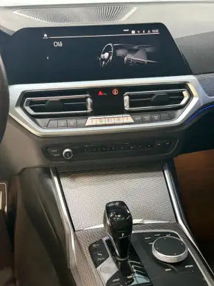 BMW-320i-2020