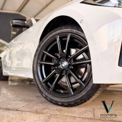 BMW-320i-2020
