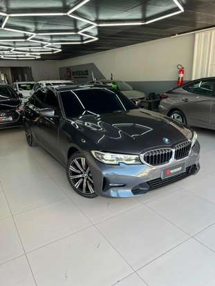 BMW-320i-2021
