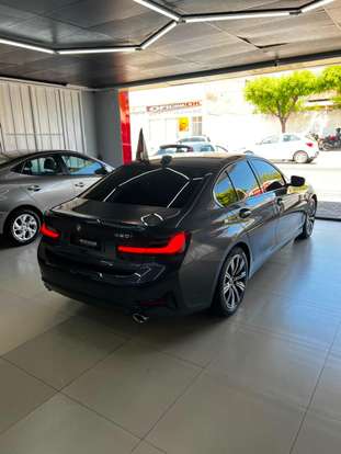 BMW-320i-2021