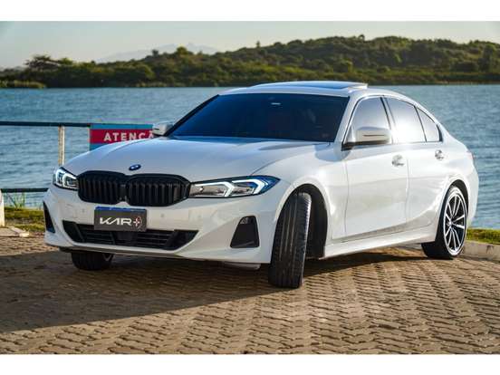 BMW-320i-2022