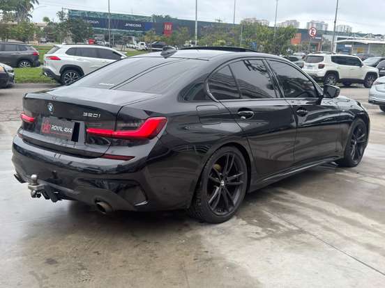 BMW-320i-2020
