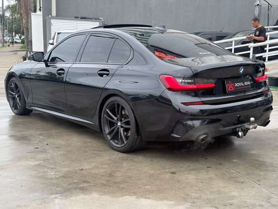 BMW-320i-2020