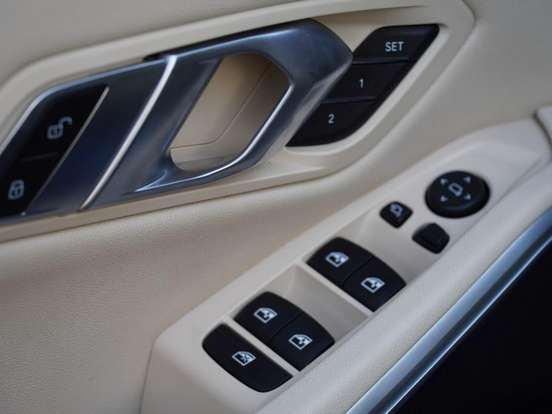 BMW-320i-2.0 16V TURBO GASOLINA SPORT AUTOMÁTICO BMW-320i-2019