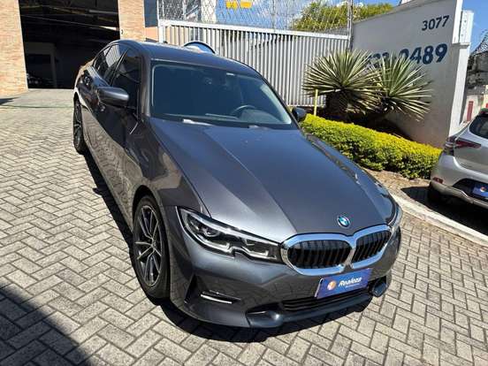 BMW-320i-2020