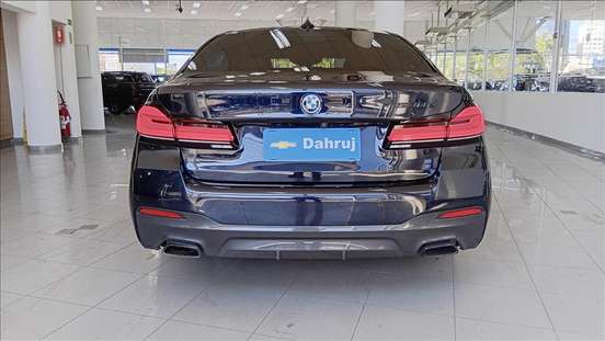 BMW-530e-2021