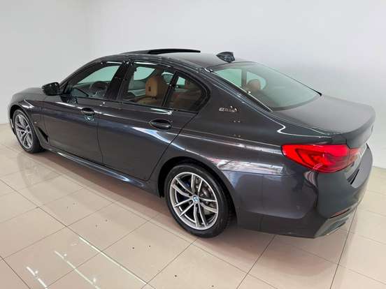 BMW-530e-2019