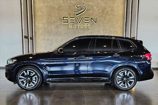 BMW-iX3-2022