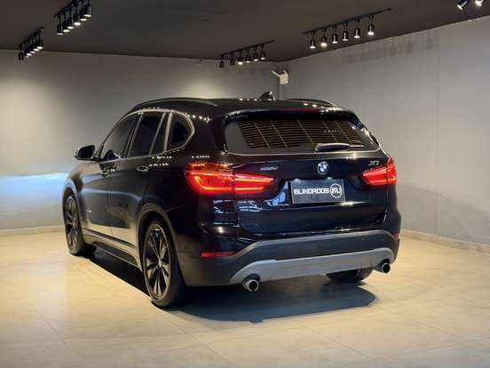 BMW-X1-2016
