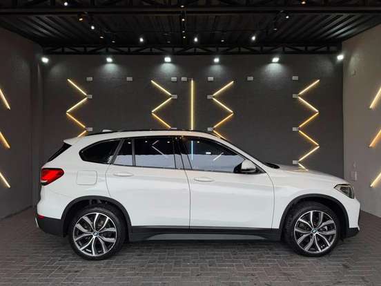 BMW-X1-2.0 16V TURBO ACTIVEFLEX SDRIVE20I GP 4P AUTOMÁTICO BMW-X1-2022